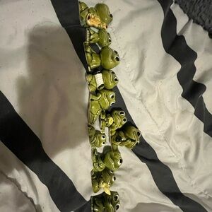 Set of Neil the frogs figurines. Well kept good condition (original)